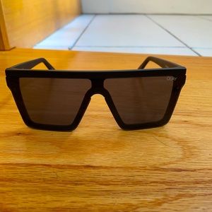 Quay Australia Hindsight sunglasses
